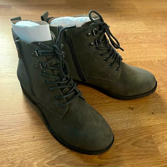 Market & Spruce Adair Booties - Picture 2 of 7